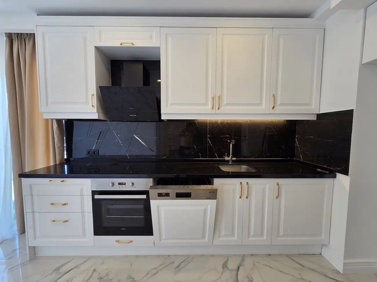 Fitted kitchen